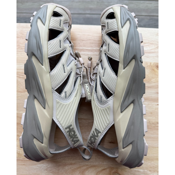 Athletic_Shoes